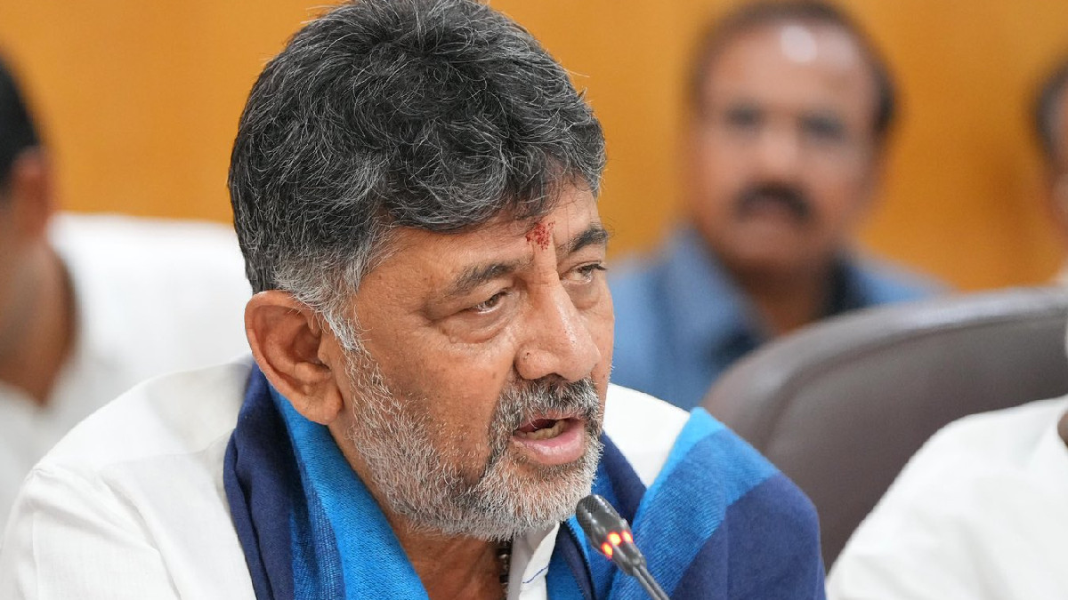 2.5 ವರ್ಷ ಮುಗಿಯುತ್ತಿದ್ದಂತೆಯೇ ಪಟ್ಟದ ಆಟ ಶುರು ಮಾಡಿದ ಡಿಕೆಶಿ!! ನಿಮ್ಮ ಬೆಂಬಲ ಯಾರಿಗೆ