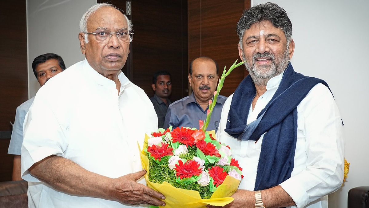 DK Shivakumar Meets Kharge As Karnataka Leadership Debate Intensifies