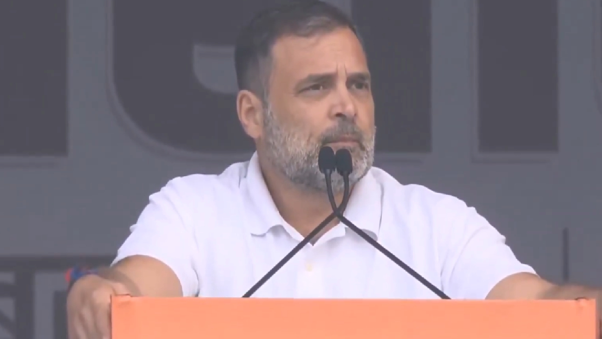 ರಾಹುಲ್ ಗಾಂಧಿ ದೆಹಲಿಯಲ್ಲಿ ಅಬ್ಬರ – ಸತ್ಯದ ಬೆನ್ನಿಗೆ ನಿಂತು ಸರ್ಕಾರ ಖಾಲಿ ಮಾಡಿಸುತ್ತೇವೆ