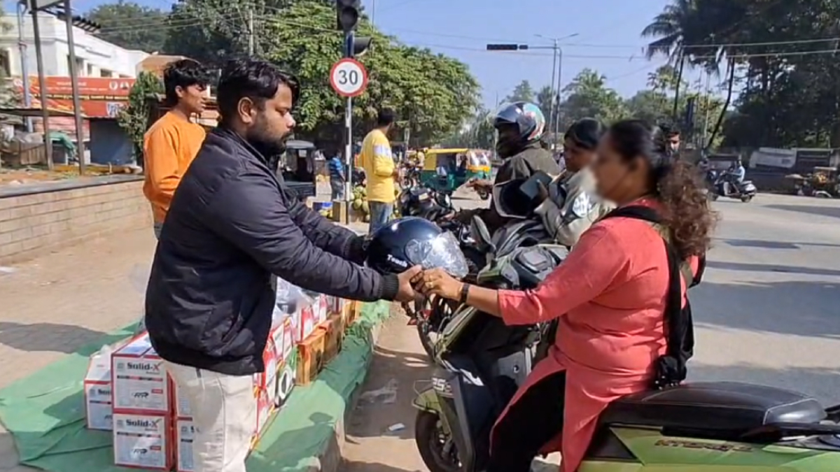 ಬೈಕ್ ಸವಾರರ ಸುರಕ್ಷತೆಗೆ ಹೆಲ್ಮೆಟ್ ಕಡ್ಡಾಯ – ಚಿಕ್ಕಬಳ್ಳಾಪುರದಲ್ಲಿ ಹೊಸ ನಿಯಮ ಜಾರಿ!
