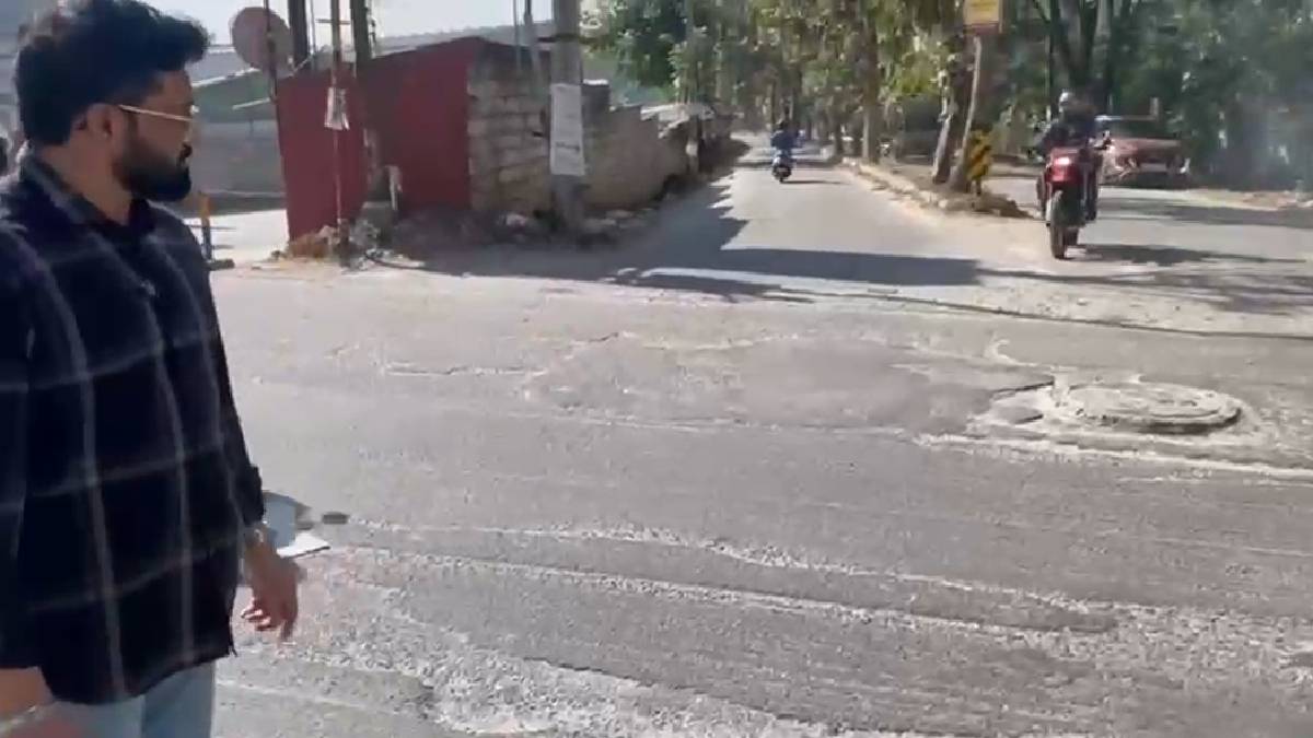 Actor Aniruddh Highlights Poor Kanakapura Road, Demands Urgent Repair
