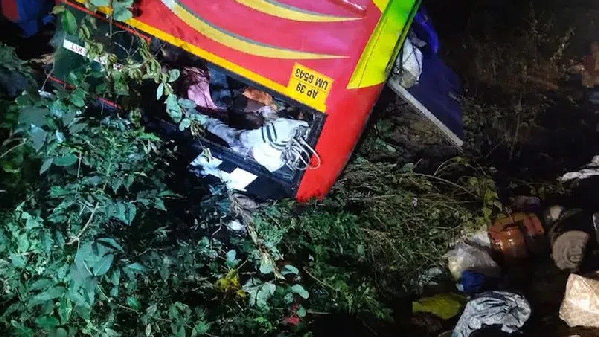 Andhra Pradesh Bus Accident: At Least 9 Dead as Pilgrims' Bus Plunges into Gorge in Alluri Sitarama Raju District