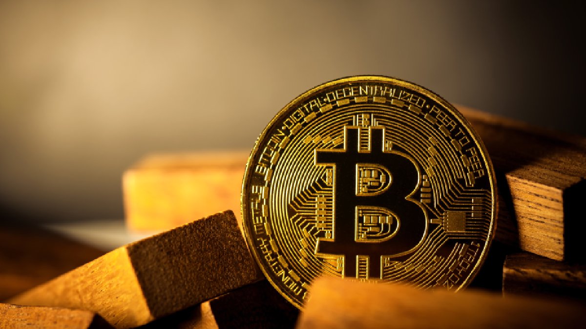 Bitcoin at $1.4 Million by 2035? Why Analysts See a 1,500% Upside for the Digital Gold
