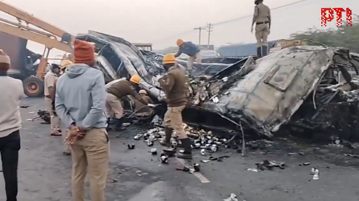 PM Modi Condoles Loss of Lives in Chitradurga Bus Fire; Announces ₹2 Lakh Ex-Gratia for Families of Deceased | Photo Credit: PTI