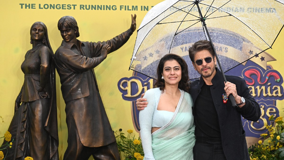 Shah Rukh Khan and Kajol Unveil DDLJ Bronze Statue at London's Leicester Square
