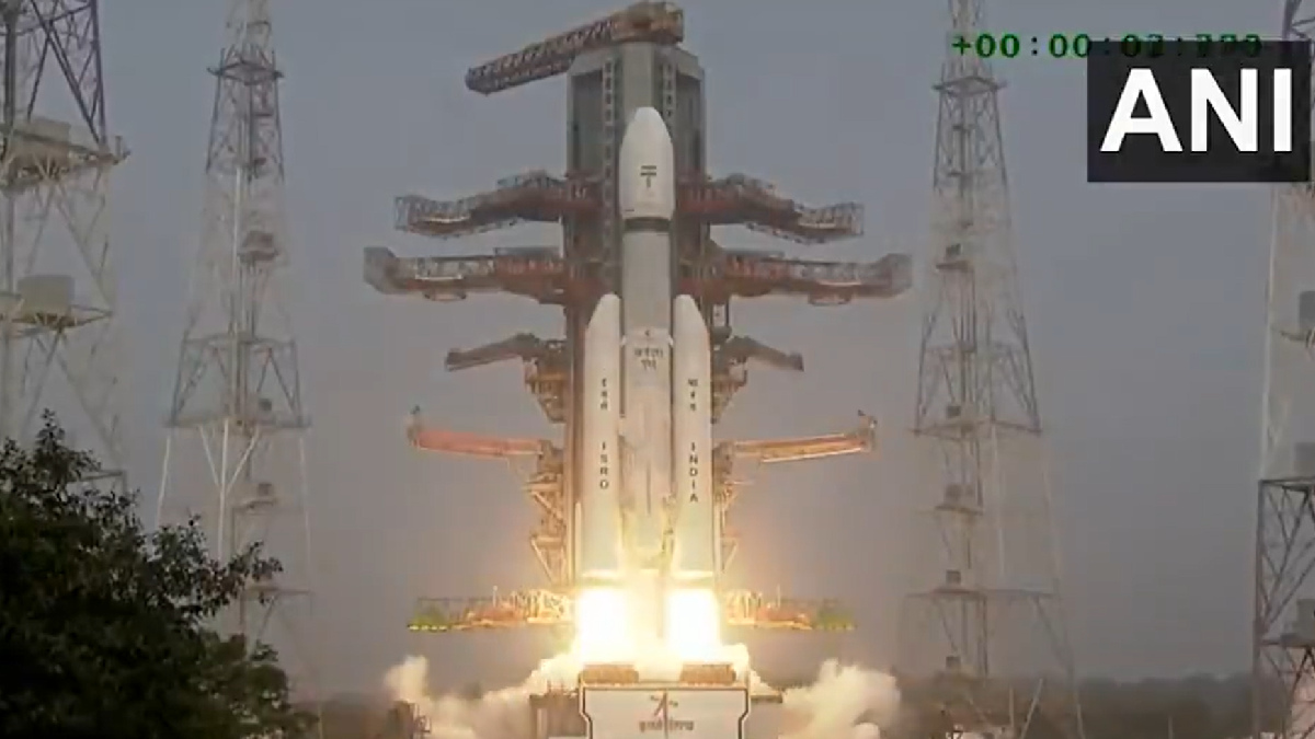 ISRO's LVM3 M6 mission lifts off from the Satish Dhawan Space Centre, carrying the BlueBird Block-2 satellite into orbit, as part of a commercial deal with U.S.-based AST SpaceMobile. | Photo Credit: ANI