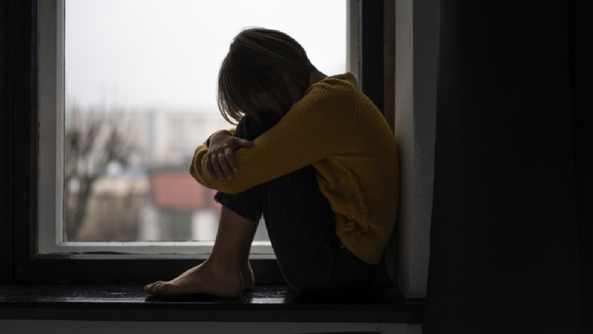 Bengaluru Horror: Friend Booked Under POCSO for Raping PUC Student After Forcing Alcohol | Photo Credit: https://www.freepik.com/