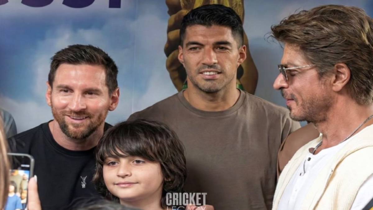 Shah Rukh Khan Meets Lionel Messi in Kolkata | Fans Celebrate ‘Two Legends in One Frame’