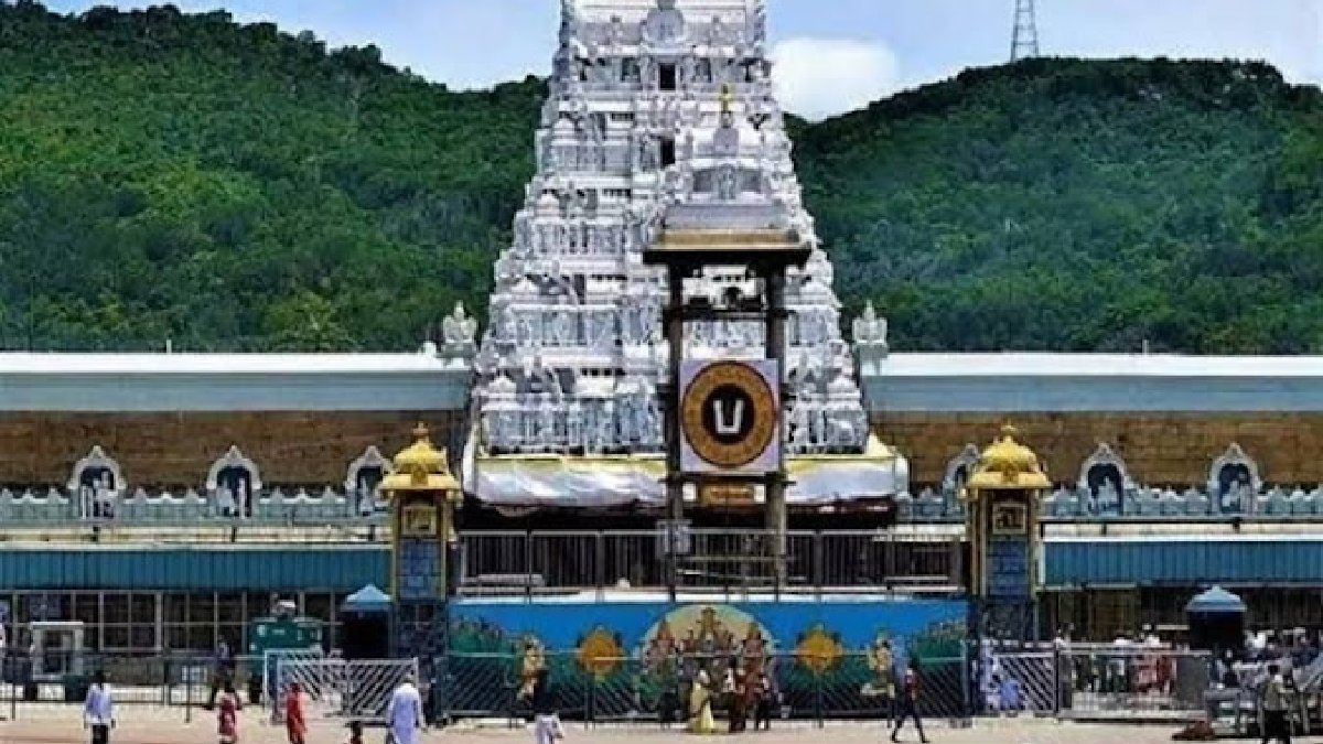 ₹55 Crore Dupatta Scam at Tirumala: TTD Flags Polyester Sold as Silk for a Decade