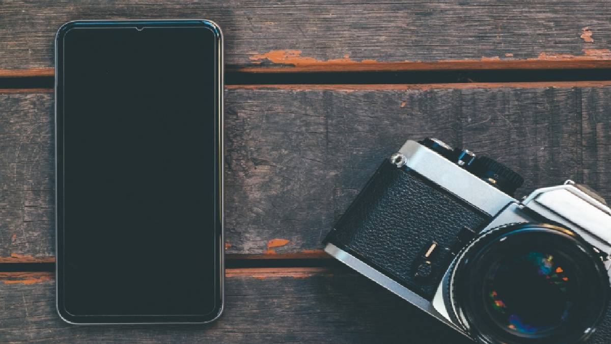 Your Budget is 50k and You Want a Camera Powerhouse?  Here Is The List Of Phones | Photo Credit: freepik.com