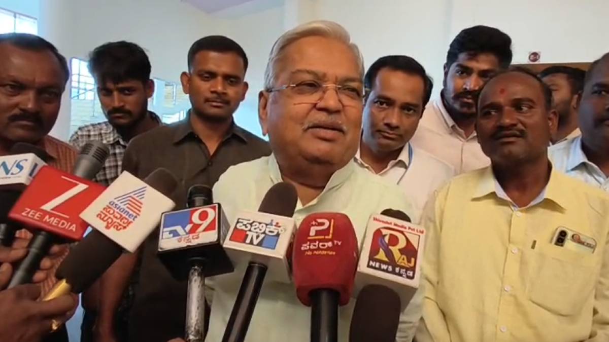 ಕಾಂಗ್ರೆಸ್ ಹೈಕಮಾಂಡ್‌ನಲ್ಲಿ ಮೂರು ಅಂಗಡಿಗಳಿವೆ ಎಂದ ಕಾರಜೋಳ - ಕಾಂಗ್ರೆಸ್ ವಿರುದ್ಧ ತೀವ್ರ ಟೀಕೆ!!