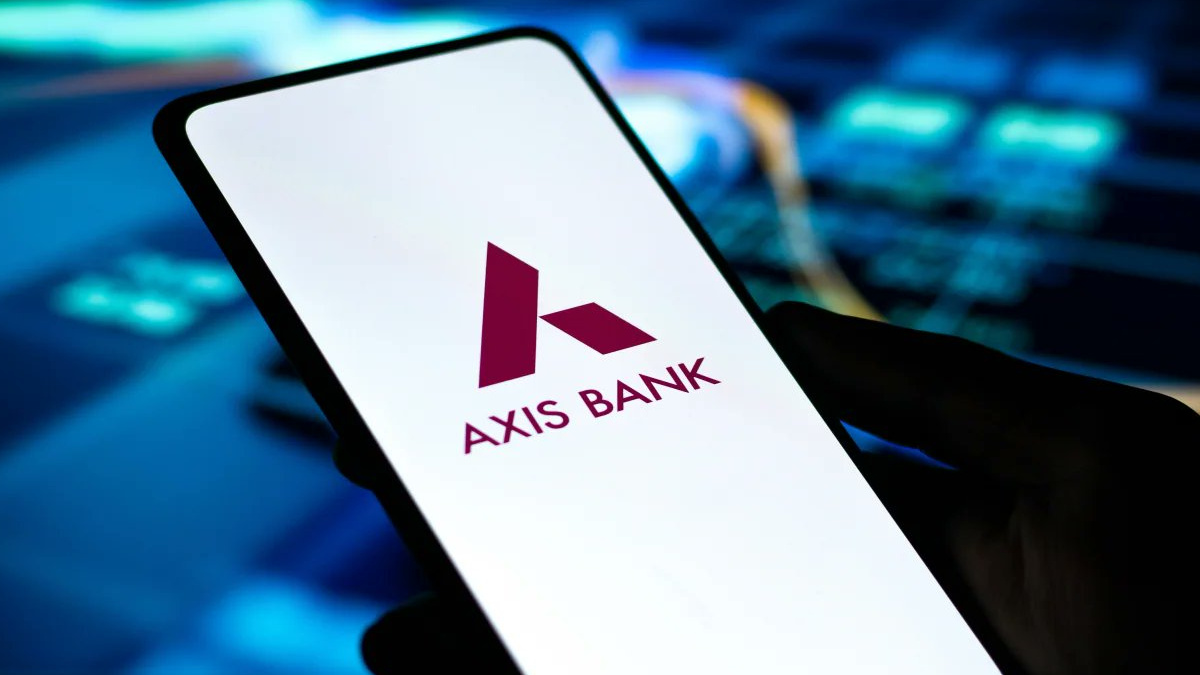 Axis Bank Shakes off 3rd quarter of profit | Photo Credit: https://x.com/PocketfulHQ