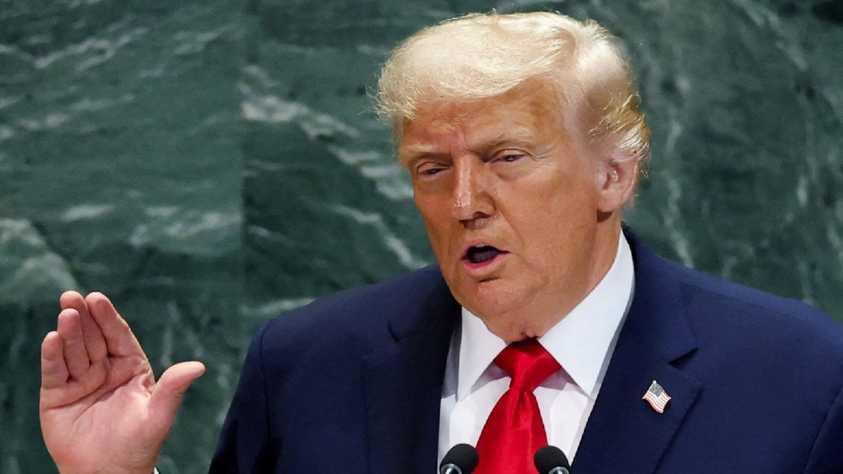 Trump Announces Seizure of 50 Million Barrels of Venezuelan Oil; Vows Direct Control of Proceeds