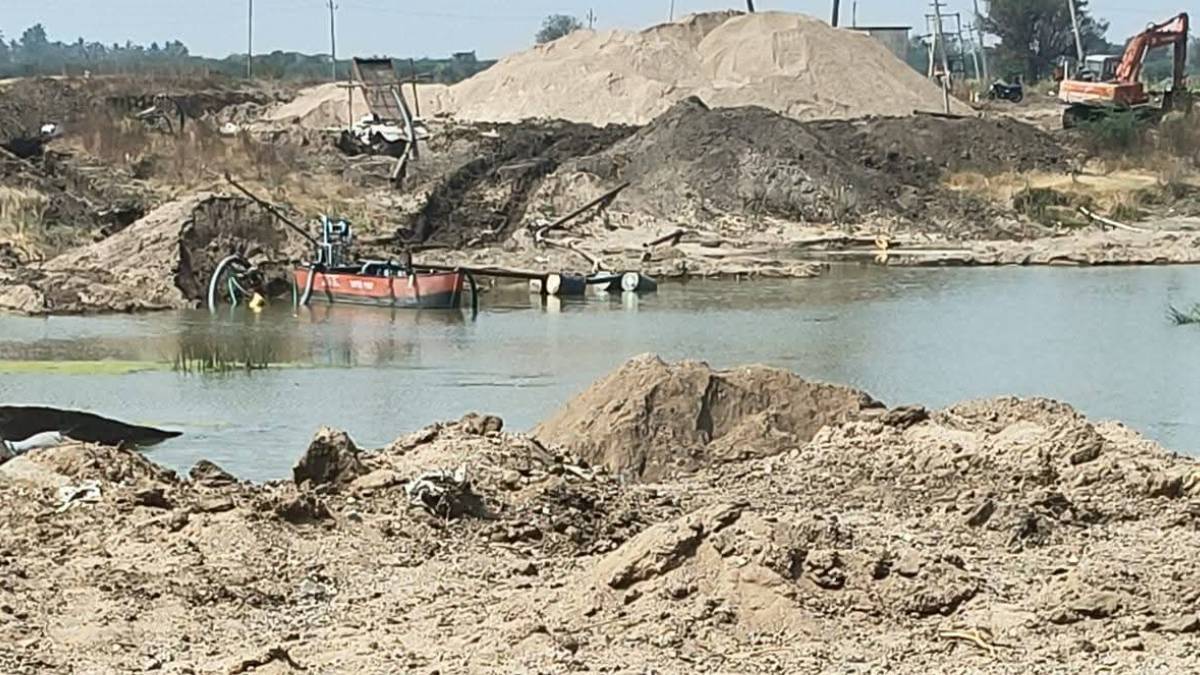 ಕೊಪ್ಪಳದಲ್ಲಿ ಮತ್ತೆ ಶುರುವಾದ ಅಕ್ರಮ ಮರಳುಗಾರಿಕೆ - ಆಕ್ರೋಶ ಹೊರಹಾಕಿದ ಕರವೇ ಕಾರ್ಯಕರ್ತರು!!