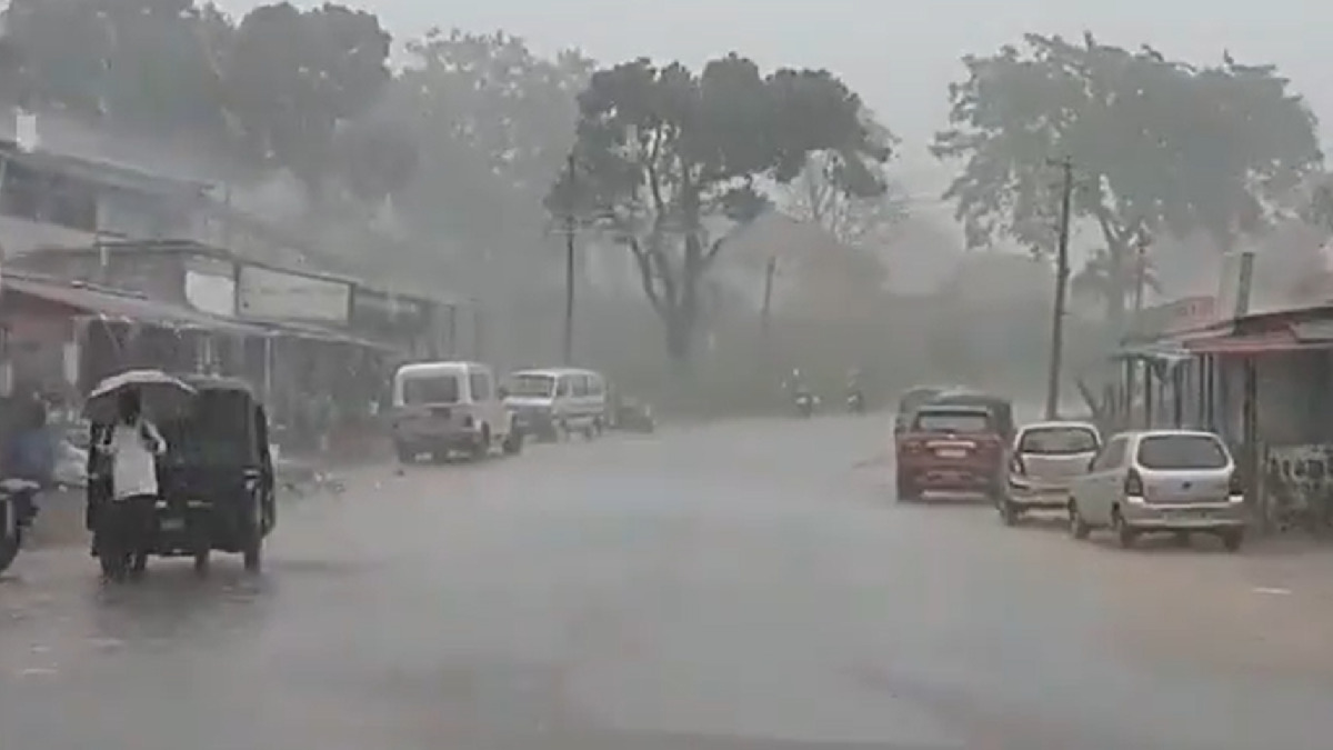 Karnataka Rain Alert: Tamil Nadu Cyclone Triggers Heavy Rainfall Across These Districts Today!
