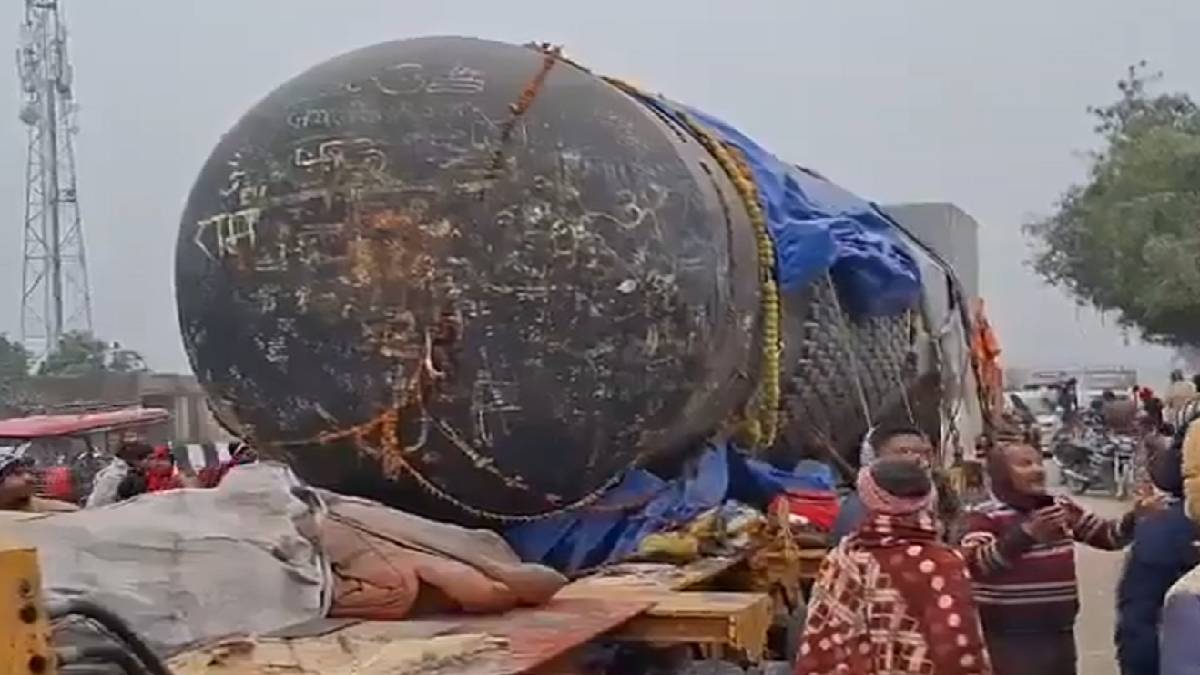 A Granite Giant’s Journey: How a Southern Sculpture Found Its Home in Bihar