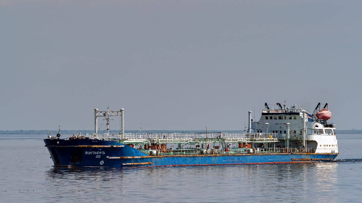 Rising Tensions: U.S. Pursues Russian Oil Tankers Near Venezuela