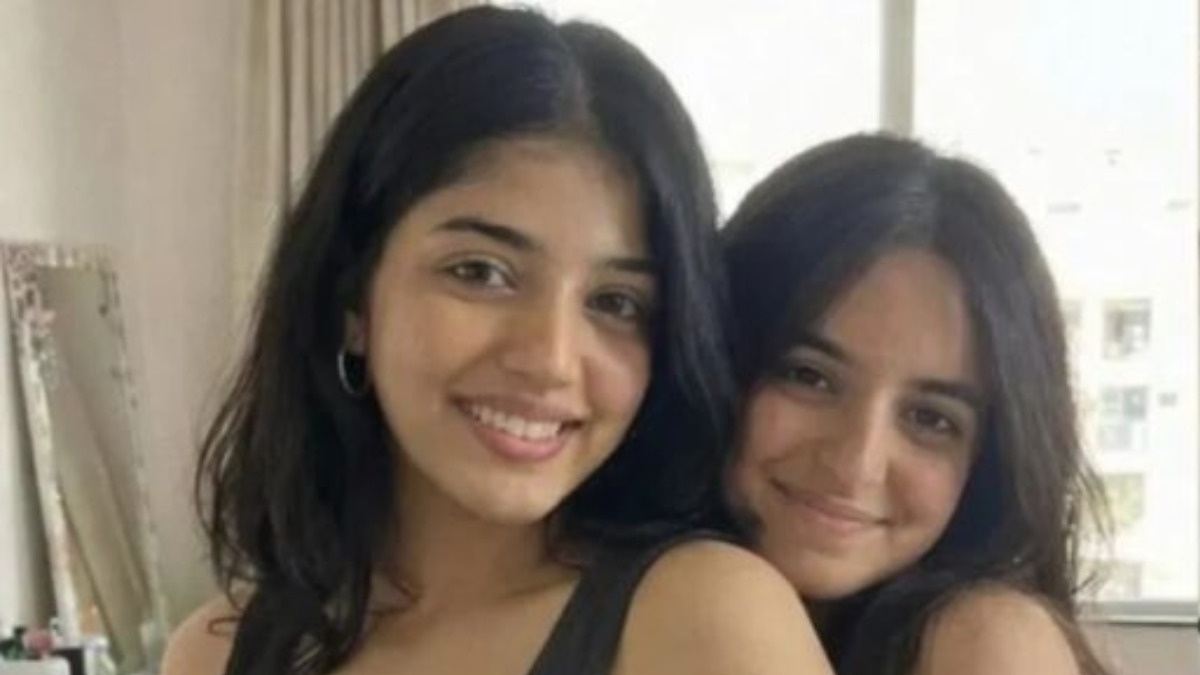 Viral Photo of Bengaluru Same-Sex Couple 