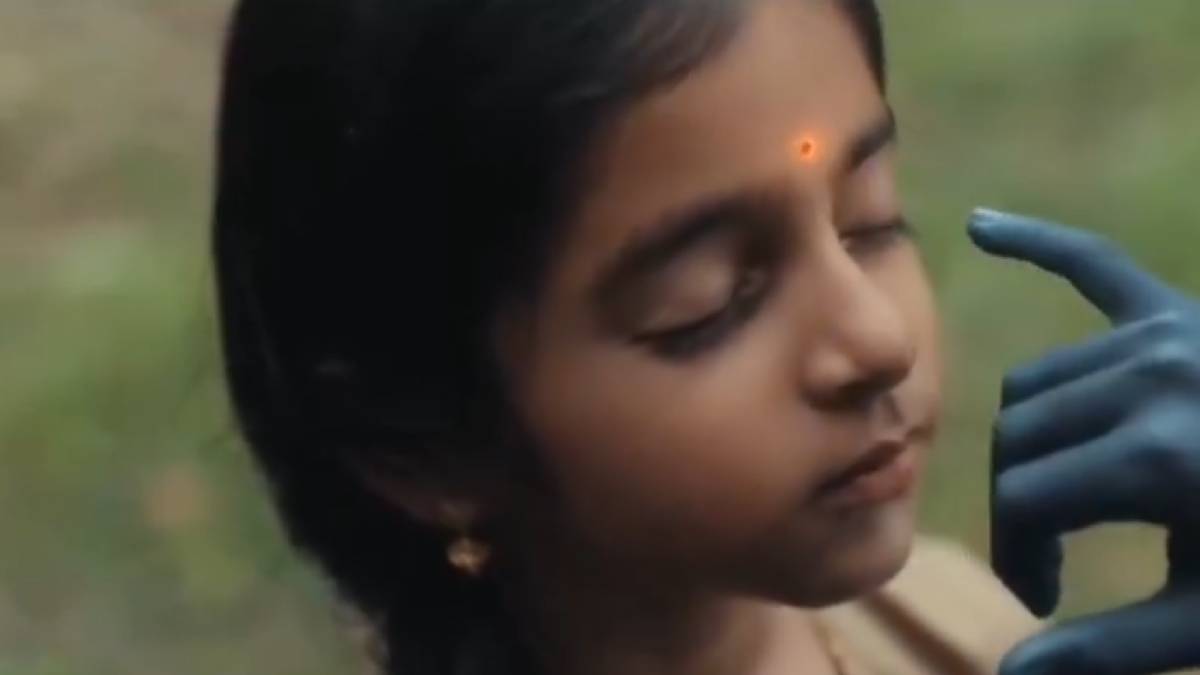 Tulasi Video: A Serene Moment of Spiritual Beauty and Innocence