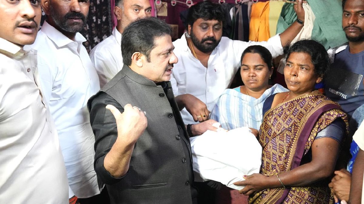 IT Complaint Filed Against Minister Zameer Ahmed Khan Over ₹25 Lakh Cash Compensation in Ballari