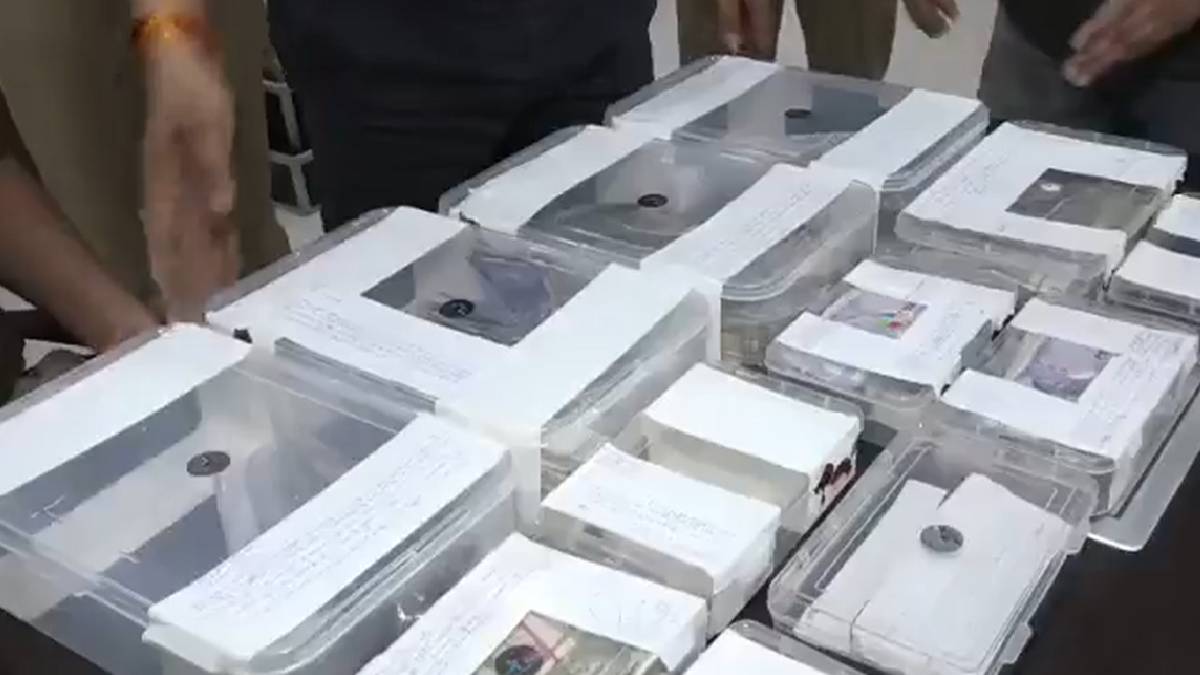 ₹1600 Crore Hawala Racket Exposed in Kanpur, Six Arrested | Photo Credit: https://x.com/AngrySaffron