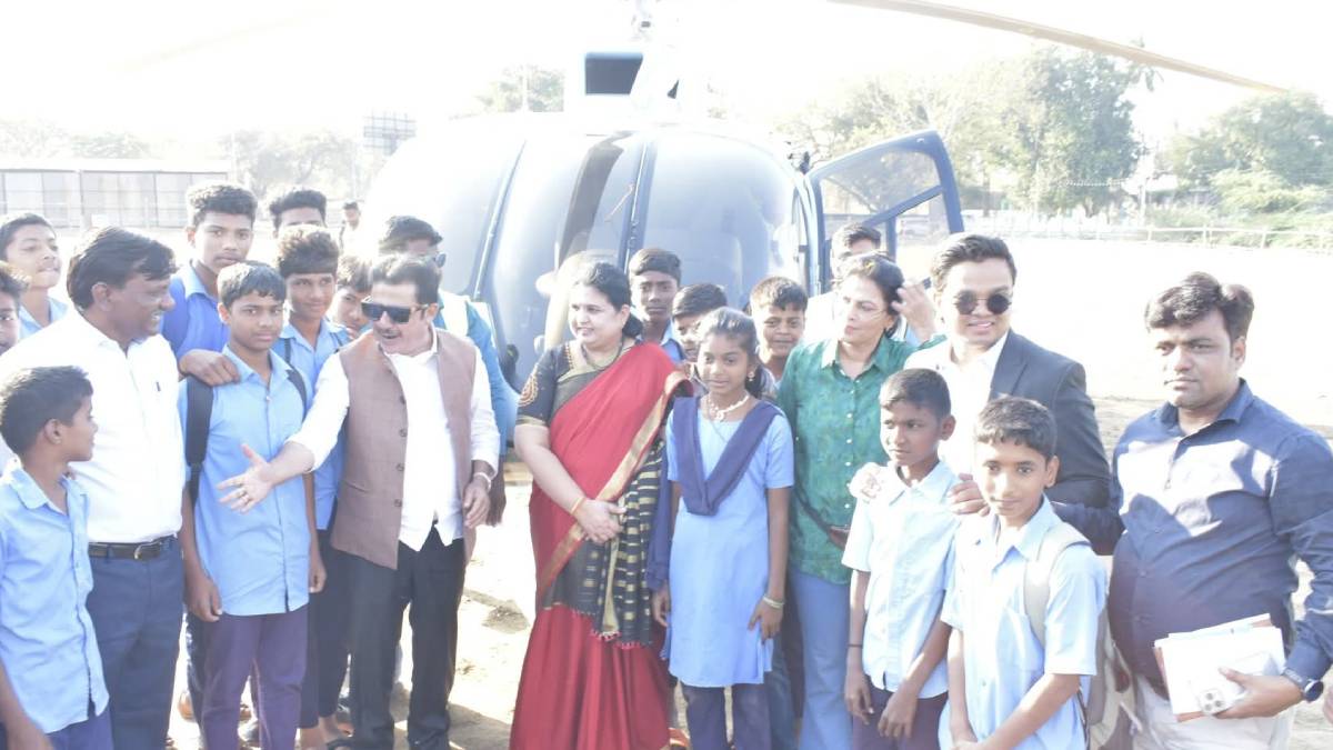 ಮಕ್ಕಳ ಕನಸುಗಳಿಗೆ ರೆಕ್ಕೆಯಾದ ಜಮೀರ್ - ಸ್ವಂತ ಖರ್ಚಿನಲ್ಲೇ ಹೆಲಿಕಾಪ್ಟರ್ ಪ್ರಯಾಣ ಮಾಡಿಸಿದ ಘಟನೆ!!