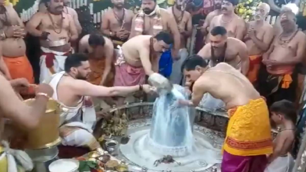 Sacred Maha Shivratri Aarti at Mahakaleshwar Temple Inspires Devotion and Unity