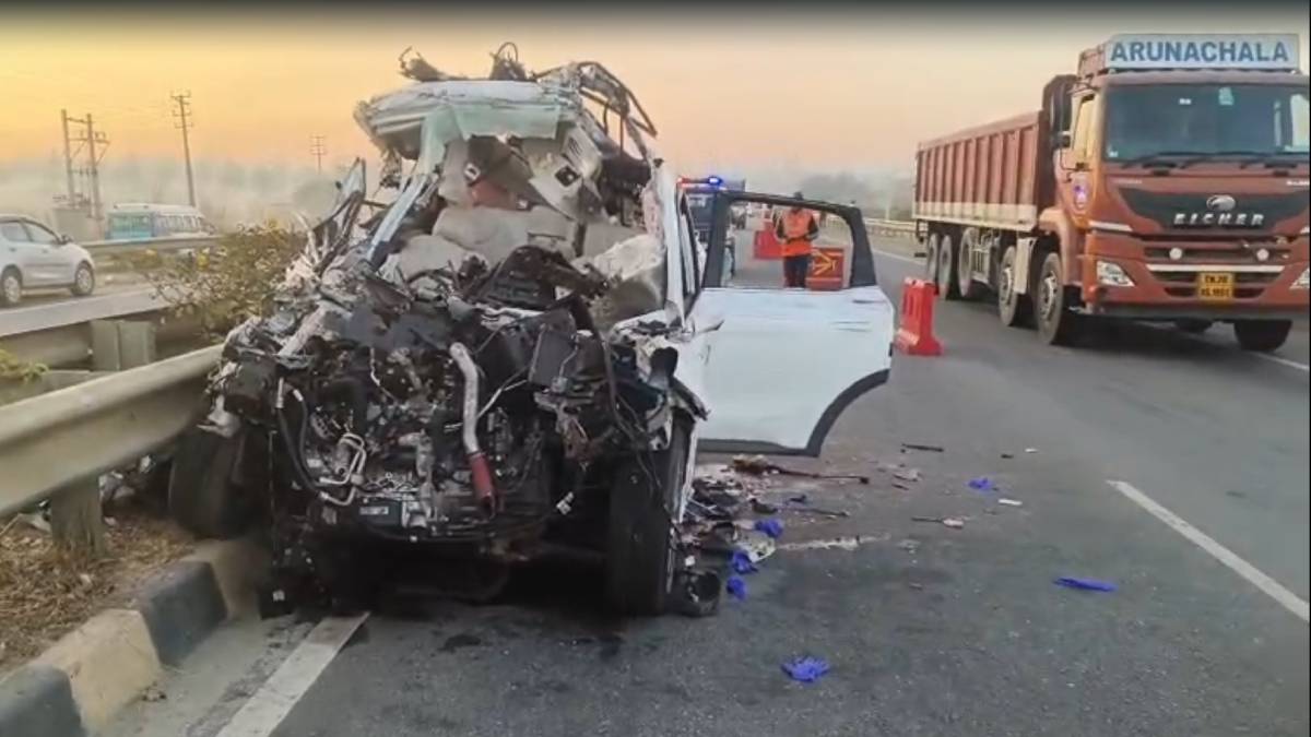 ಕಾರು-ಟ್ಯಾಂಕರ್-ಬೈಕ್ ನಡುವೆ ಭೀಕರ ಅಪಘಾತ - ಕಣ್ಣೆದುರೇ ಹಾರಿ ಹೊಯ್ತು 7 ಜನರ ಪ್ರಾಣಪಕ್ಷಿ!!