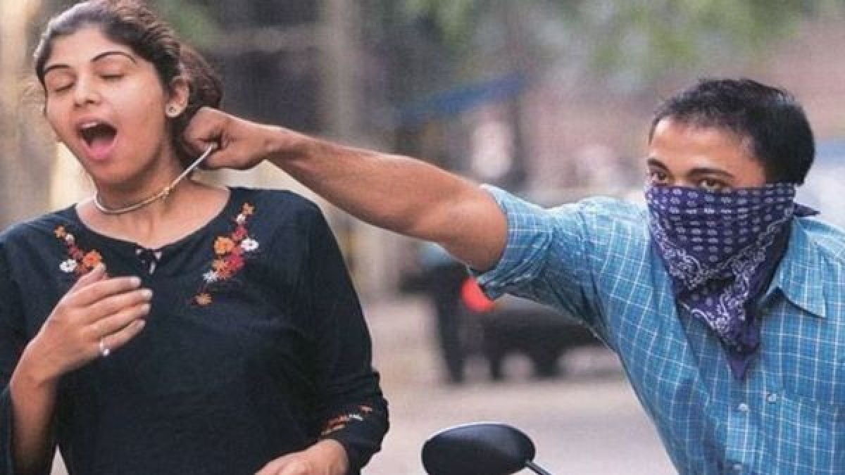 Bengaluru Horror: Woman Dies After Chain-Snatchers Spray Unknown Substance During Early Morning Attack