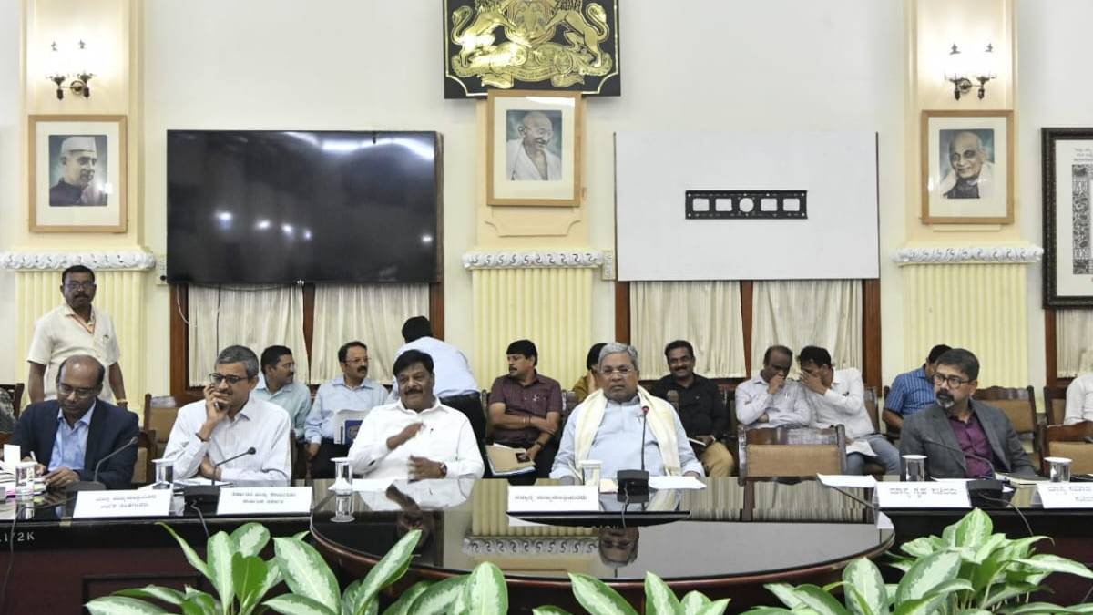 ಹೊಸ ಬಜೆಟ್‌ನಲ್ಲಿ ದಲಿತರಿಗೆ ಭರ್ಜರಿ ಕೊಡುಗೆ? ಸಂಘಟನೆಗಳ ಅಹವಾಲು ಆಲಿಸಿದ ಮುಖ್ಯಮಂತ್ರಿ ಸಿದ್ದರಾಮಯ್ಯ.