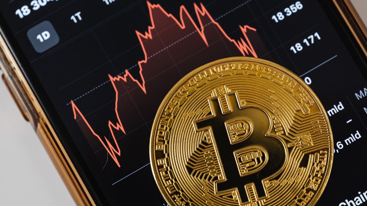 Crypto Bloodbath: $128 Billion Wiped Out in One Hour as US and Israel Strike Iran