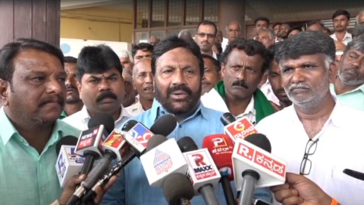 1974ರ ಹಕ್ಕು ಪತ್ರಕ್ಕೆ 2026ರಲ್ಲಿ ಮರುಜನ್ಮ! ಹಾವೇರಿಯಲ್ಲಿ ಬಯಲಾಯ್ತು ಅಧಿಕಾರಿಗಳ ಭರ್ಜರಿ 'ಲಂಚ'ದ ಆಟ!