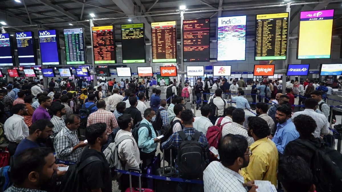 Major Server Glitch Hits Delhi Airport: IndiGo, Akasa Air, and SpiceJet Flights Delayed Nationwide