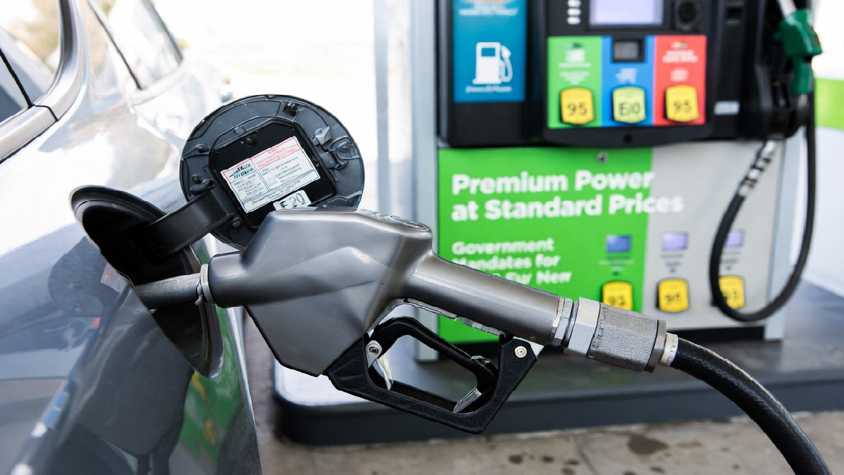 Premium Power at Standard Prices? Government Mandates 95 Octane for New E20 Fuel Blend