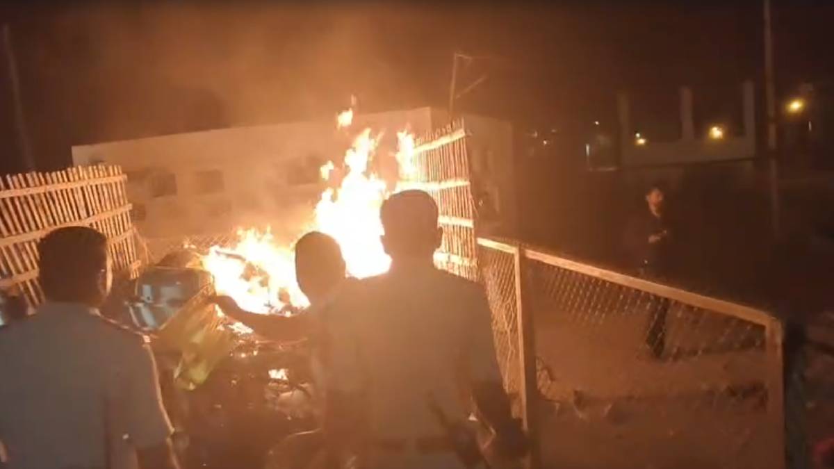 ಕಲ್ಲು ತೂರಾಟದಿಂದ ಆರಂಭವಾದ ಗದ್ದಲ ಕೊನೆಗೆ ಎಲ್ಲಿಗೆ ಬಂತು ನೋಡಿ - ಬೆಚ್ಚಿದ ತರಕಾರಿ ಮಾರ್ಕೆಟ್ ಜನರು!!