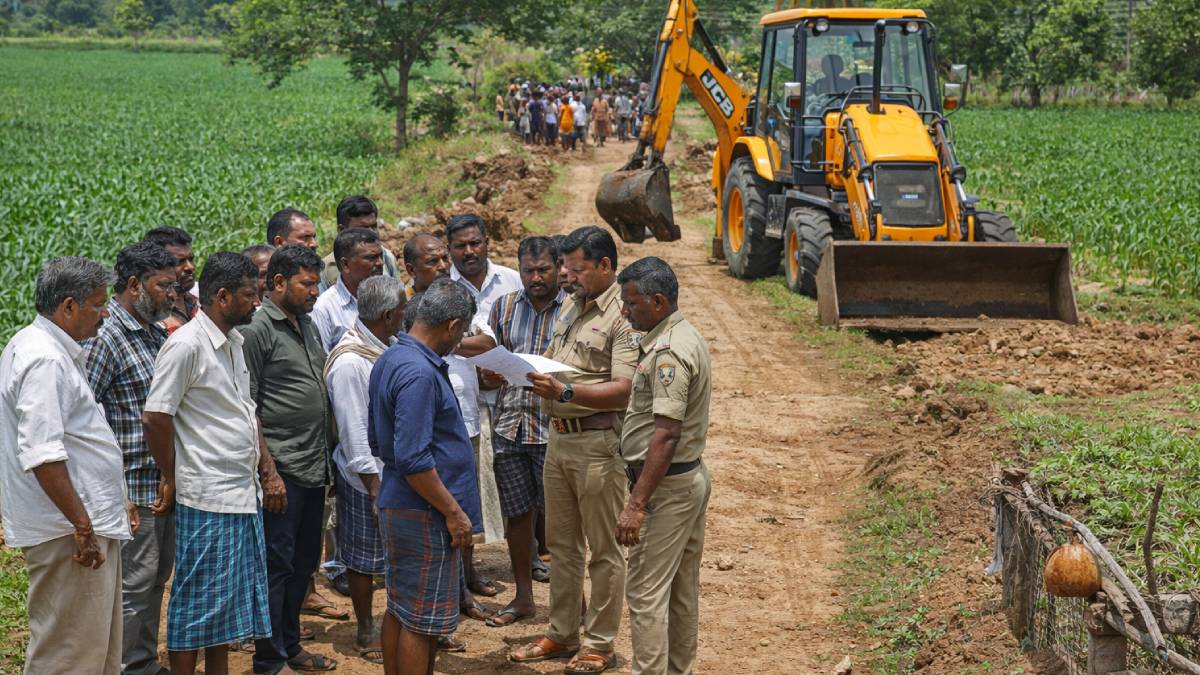 ಬಂಡಿದಾರಿ-ಕಾಲುದಾರಿ ವಿವಾದಕ್ಕೆ ತೆರೆ: ರೈತರಿಗೆ ಸುಗಮ ಸಂಚಾರದ ಭರವಸೆ!!