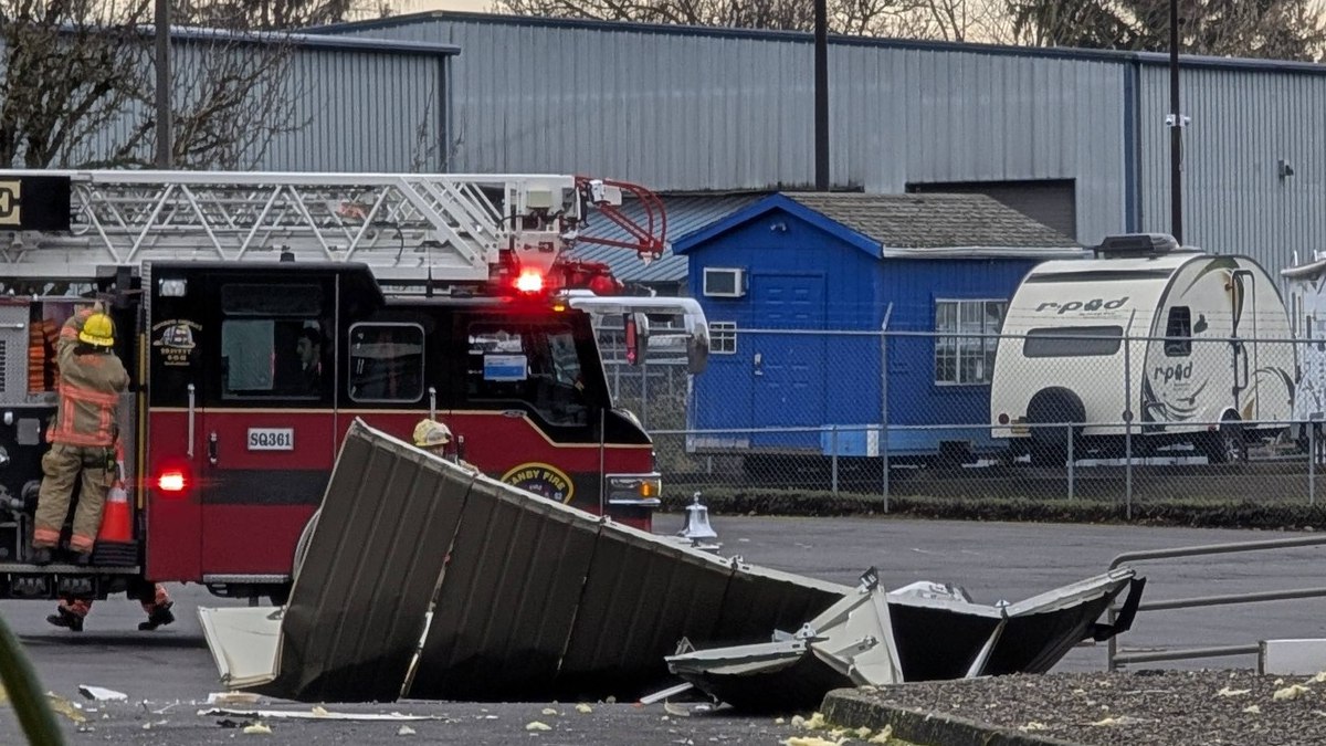 Explosion Rips Through Oregon Factory, Damages Nearby Homes; One Worker Hospitalized
