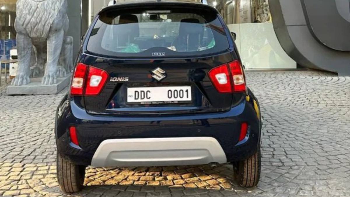 ಕಾರಿಗಿಂತ ದುಬಾರಿ ನಂಬರ್ ಪ್ಲೇಟ್ ಹಾಕಿಸಿದ ಮಾಲೀಕ - ಇದರ ಬೆಲೆ ಕೇಳಿದ್ರೆ ನೀವು ದಂಗಾಗ್ತೀರಾ!!