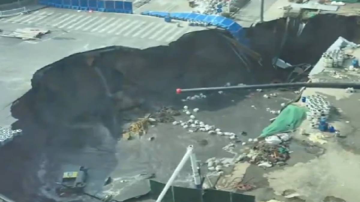 Massive Sinkhole in Shanghai Swallows Busy Road, Sparks Panic and Evacuations