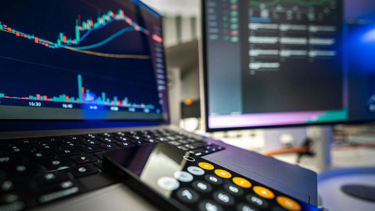 Why IT Stocks Like Infosys and TCS Are Crashing Today