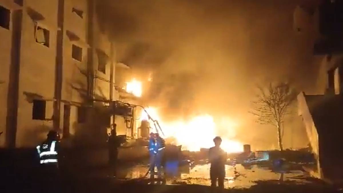 Major Fire After Reactor Explosion at Brundavan Laboratories in Yadadri