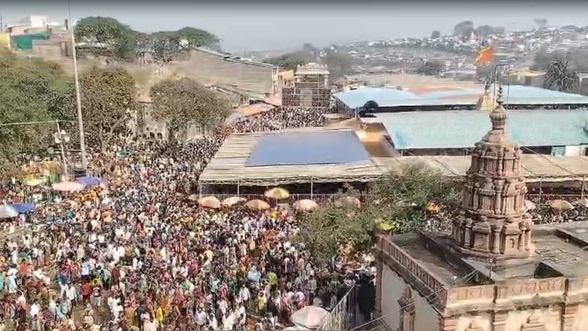 ಸವದತ್ತಿಯಲ್ಲಿ ಭರತ ಹುಣ್ಣಿಮೆ ಜಾತ್ರೆ – ಯಲ್ಲಮ್ಮನಗುಡ್ಡದಲ್ಲಿ ಕಂಡುಬಂತು ಭಕ್ತರ ಬಾರಿ ದಂಡು!!