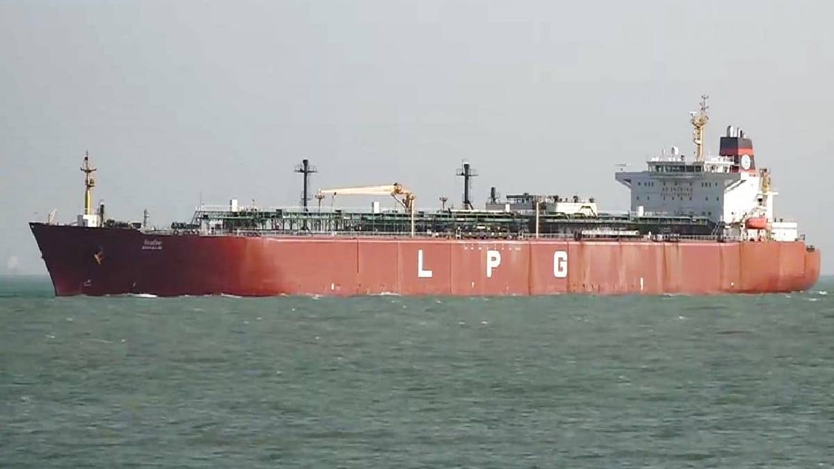 14 ಸಿಬ್ಬಂದಿ ಸುರಕ್ಷಿತ - ಯುದ್ಧ ವಲಯದಿಂದ ಸವಾಲನ್ನು ಗೆದ್ದು ಬಂದ ಭಾರತದ ನಾವಿಕರು!!