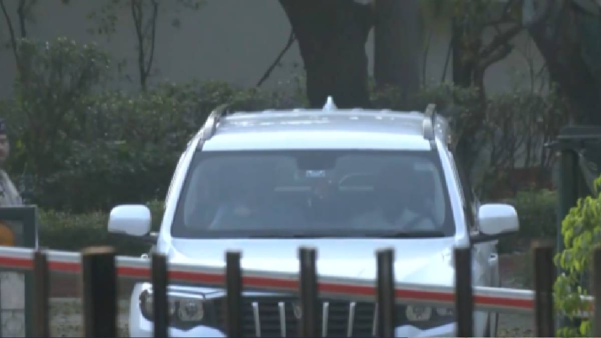 Amit Shah and PM Modi Hold Three‑Hour Meeting on Gujarat’s Political Future