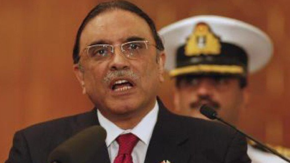 Pakistan President Asif Zardari Claims India Preparing for War; Urges Talks