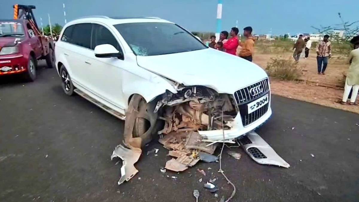 ಹುಬ್ಬಳ್ಳಿ ದುರಂತ - ಸೋಷಿಯಲ್ ಮೀಡಿಯಾ ಸ್ಟಂಟ್‌ಗೆ ವಿದ್ಯಾರ್ಥಿ ಬಲಿ!! | Photo Credit: @Express Photo