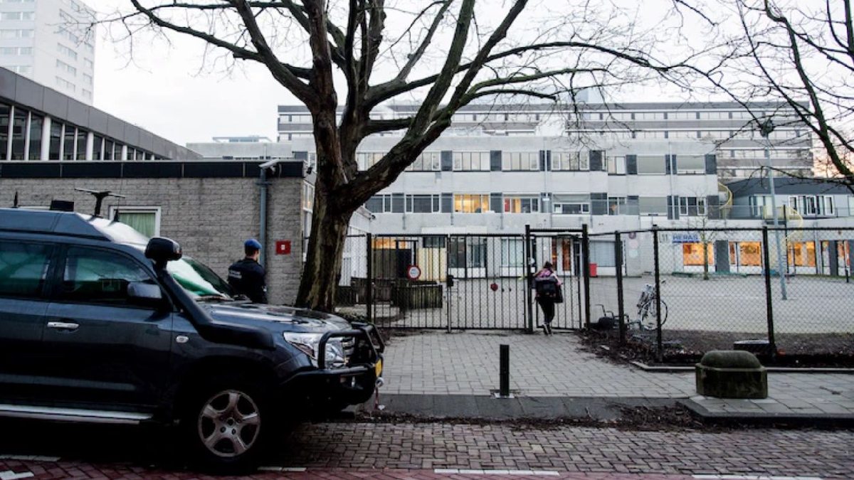 Explosion Damages Jewish School in Amsterdam, Investigation Underway