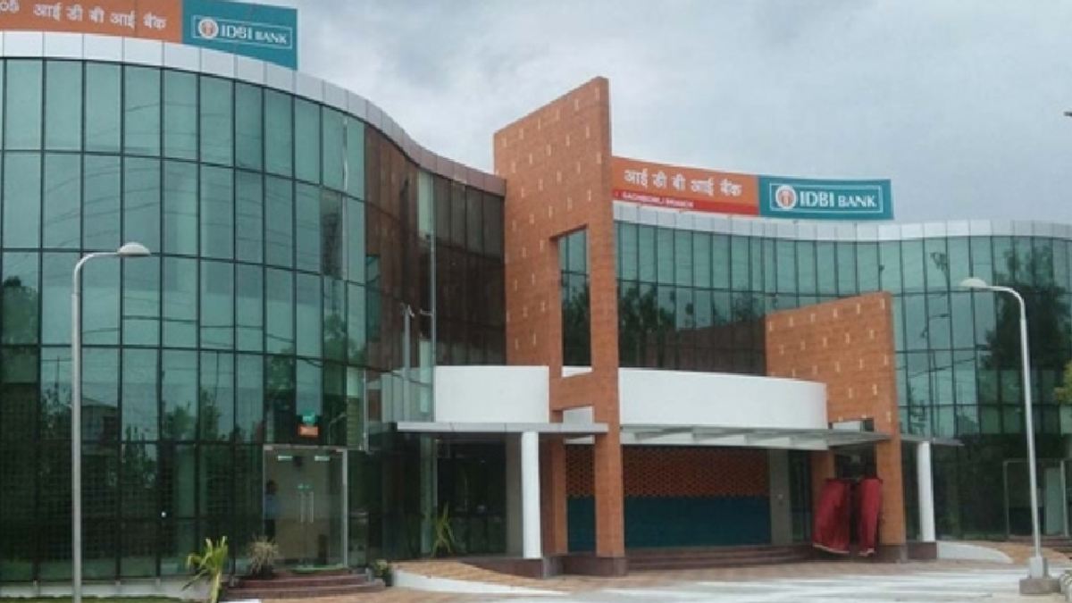 IDBI Bank Shares Crash Over 15% as Privatization Plans Face Uncertainty