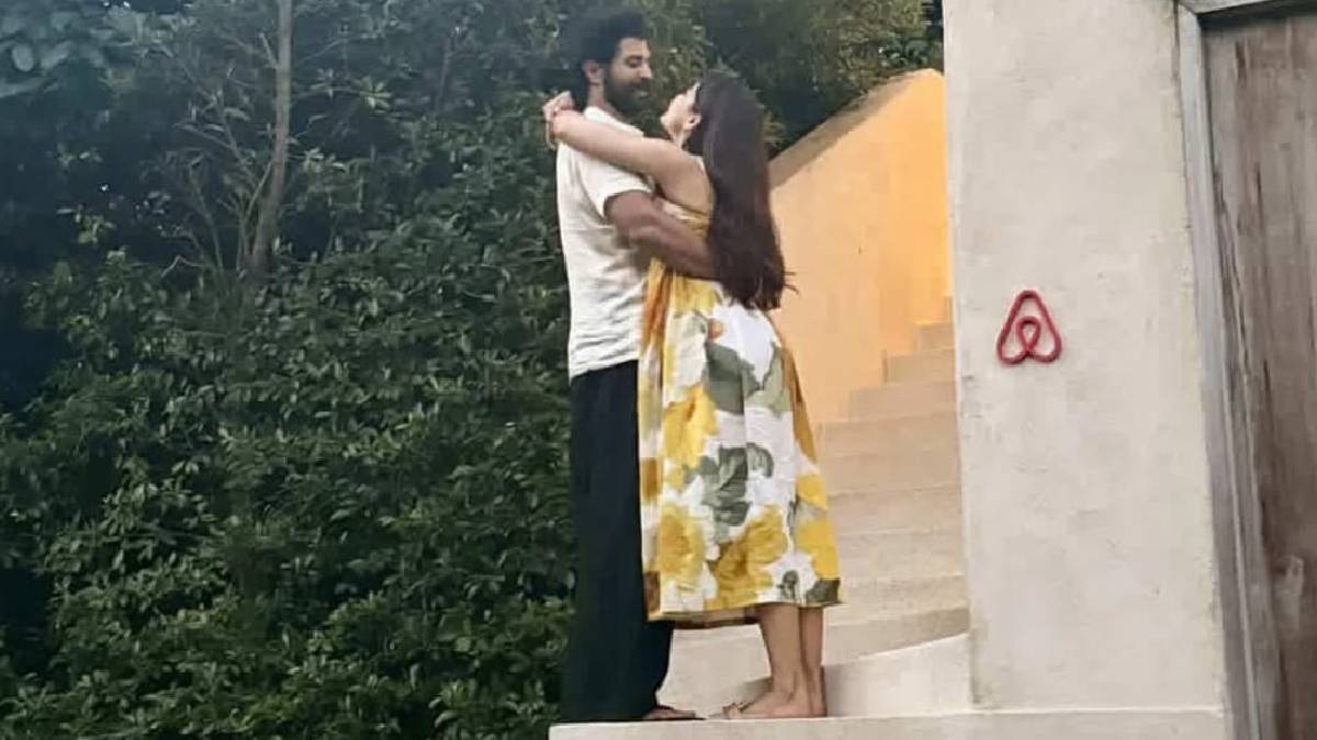 ಥೈಲ್ಯಾಂಡ್ ಕಡಲ ತೀರದಲ್ಲಿ ಪ್ರೇಮದ ಅಲೆ - ರಶ್ಮಿಕಾ-ವಿಜಯ್ ಅವರ ಹನಿಮೂನ್ ಫೋಟೋಗಳು ವೈರಲ್!!