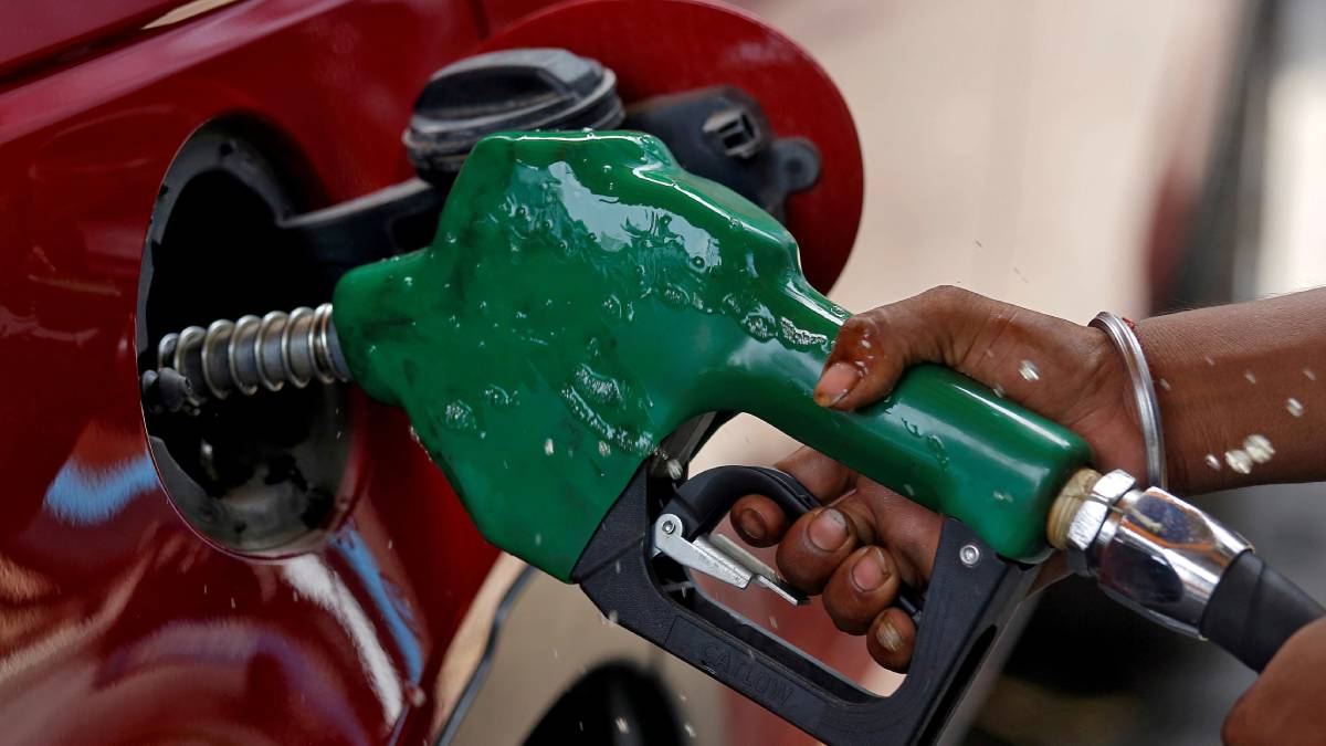 Pakistan Government Raises Fuel Prices Amid Crisis | Photo Credit: Pakistan Government Raises Fuel Prices Amid Crisis